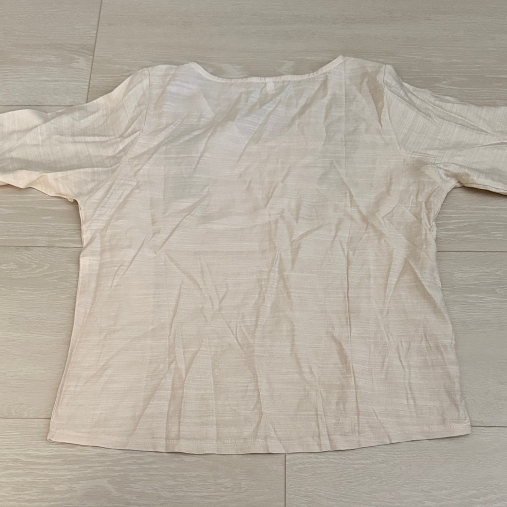 ✨ Kids Cream V-Neck Blouse - Picture 3 of 7